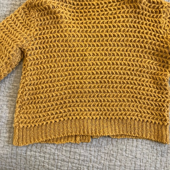 Loose knit mustard coloured cardigan in size medium-large - Picture 3 of 7